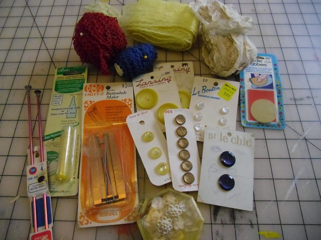 flea market haul - notions & trims