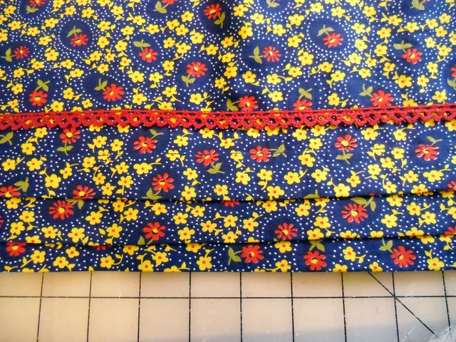 Pastille - pleats at hem