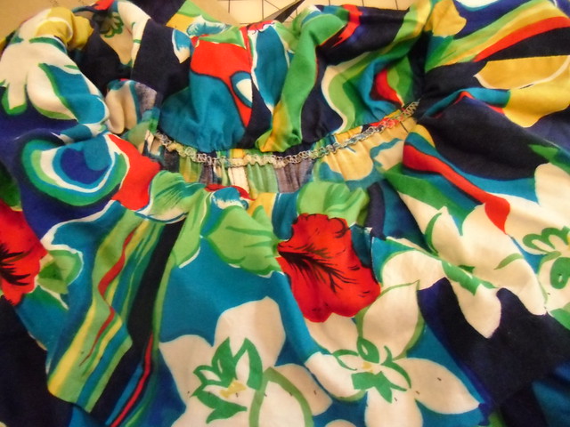 Hawaiian Dress Recon - collar ruffle, outside