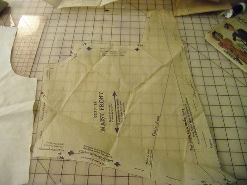 McCall 6113 - pattern piece