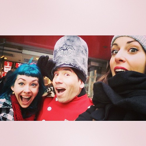 @clareyszabo and I hanging with our new BFF #toysoldiermark