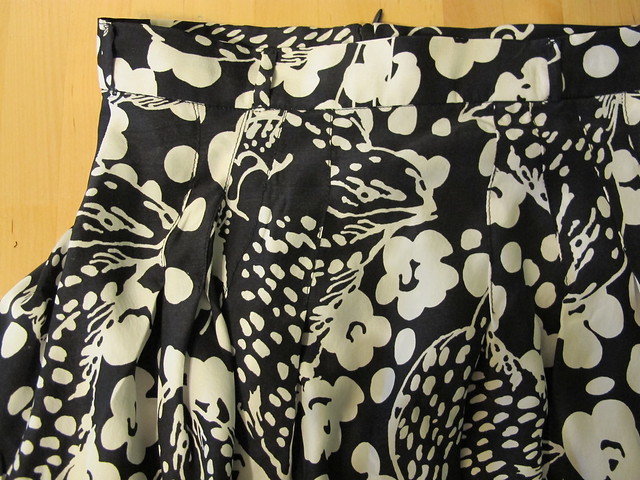 Kitty Cat Zinnia + Nettie Crop Top