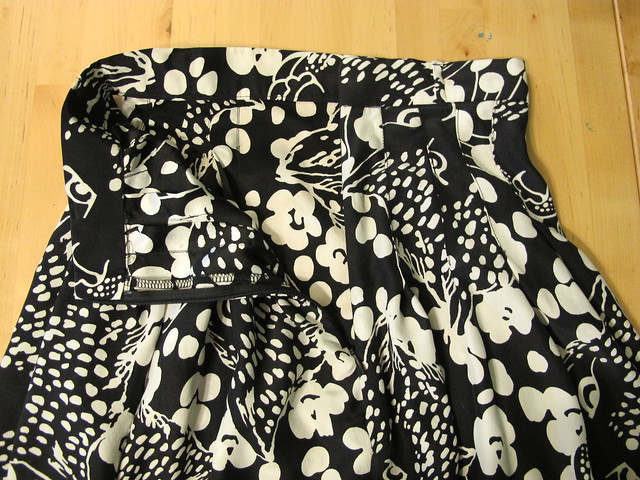 Kitty Cat Zinnia + Nettie Crop Top