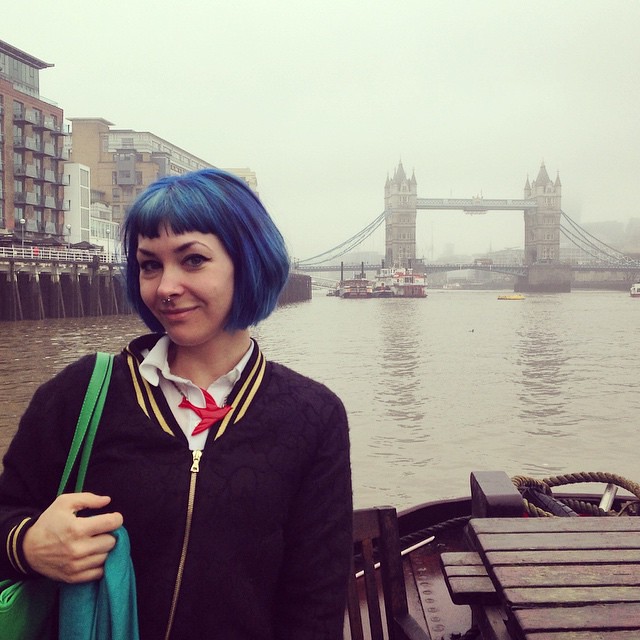 Tower Bridge hangs! 🚣🌉 #lladybirdinlondon