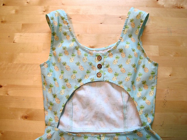 McCall 6887 - Pineapple dress!