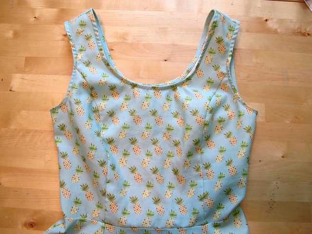 McCall 6887 - Pineapple dress!