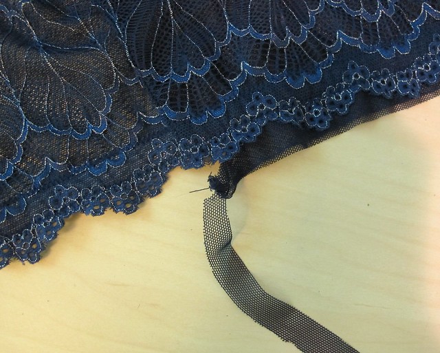 Navy Lace Watson soft bra - removing powernet from scallops