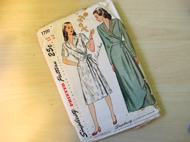 Simplicity 1799 robe