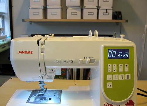 AMH M100 Sewing Machine