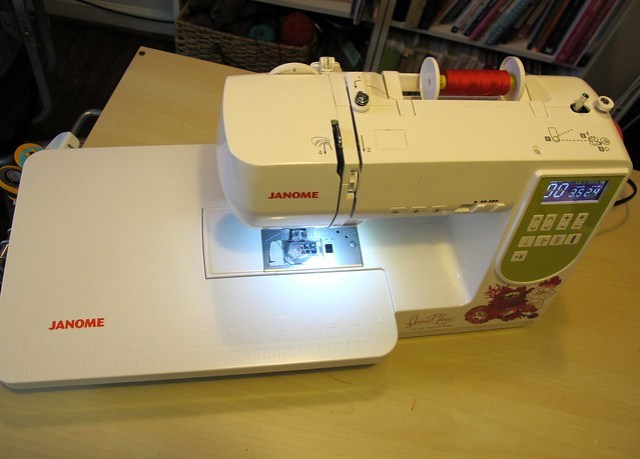 AMH M100 Sewing Machine