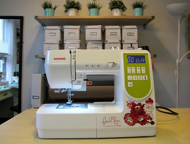 AMH M100 Sewing Machine