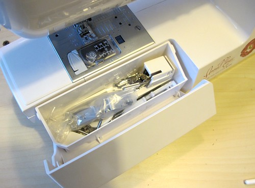 AMH M100 Sewing Machine