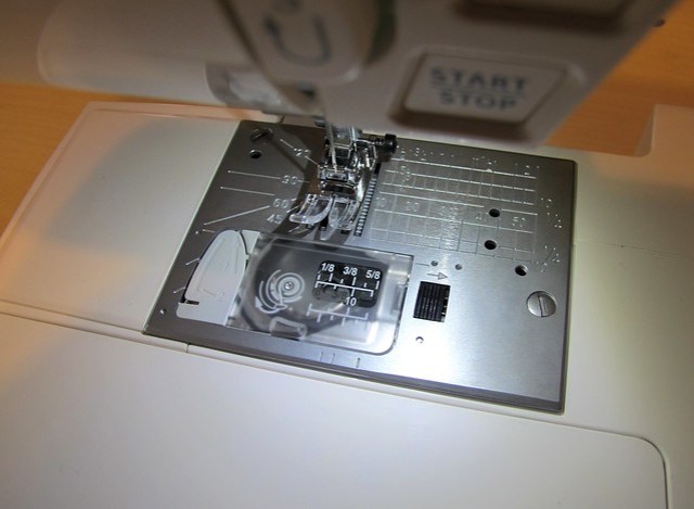 AMH M100 Sewing Machine