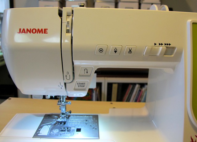AMH M100 Sewing Machine