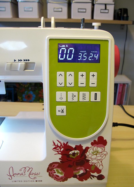 AMH M100 Sewing Machine