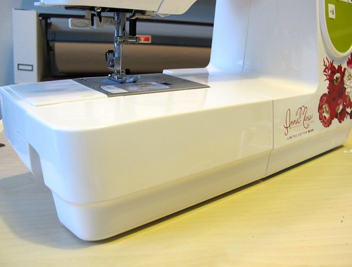 AMH M100 Sewing Machine