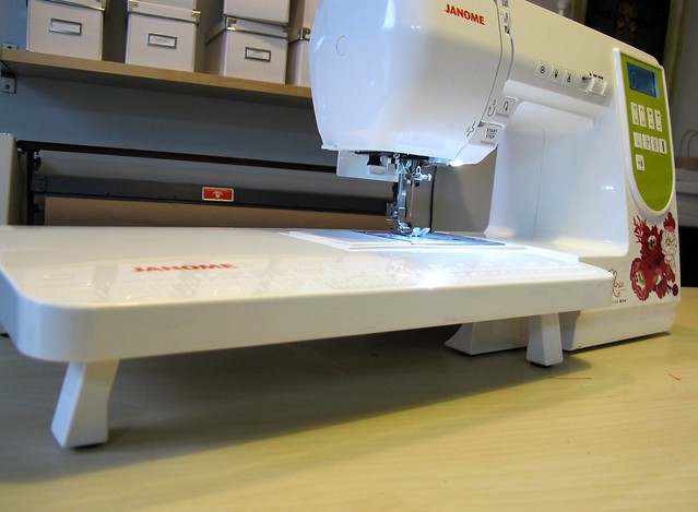 AMH M100 Sewing Machine