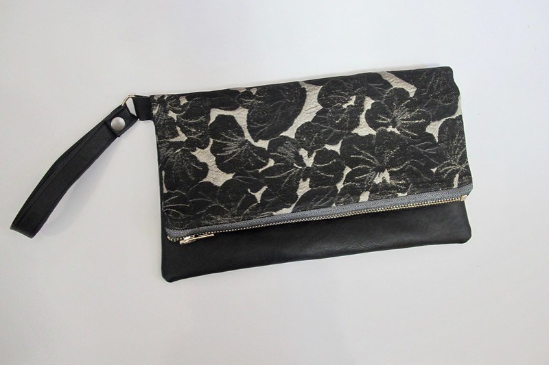 Simplicity 8028 clutch