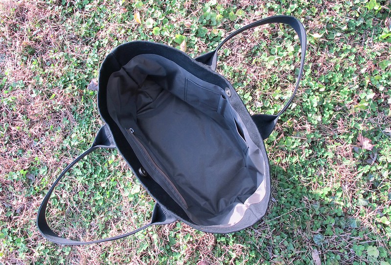 Addictive Free Canvas Tote