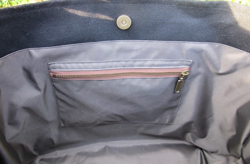 Addictive Free Canvas Tote