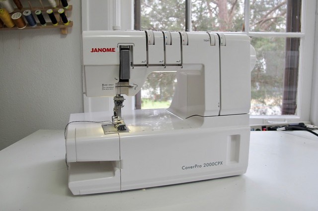 Janome Coverpro 2000cpx