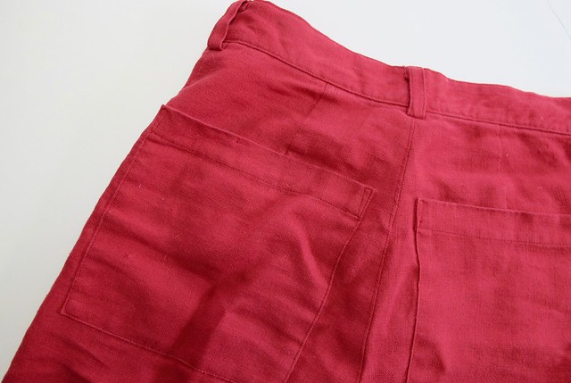 Lander pants in red linen