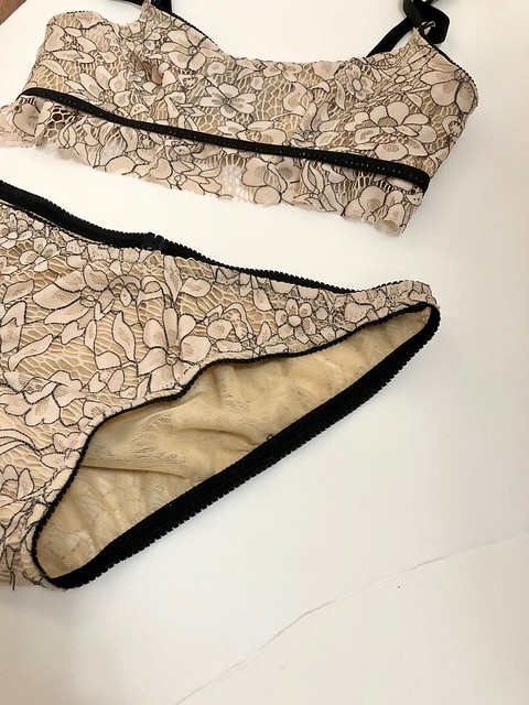 Simplicity 8711 lingerie set