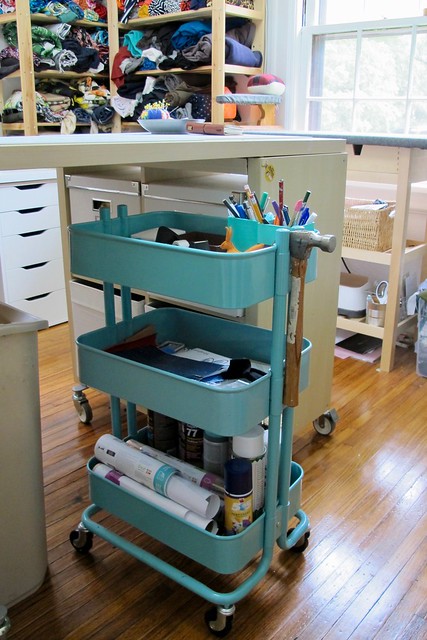 2018 Studio - supplies cart